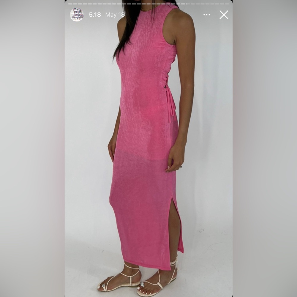 Beautiful pink body con dress.